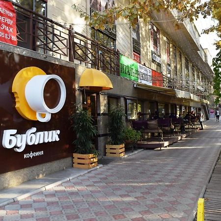 Bishkek Sunny Apartment In The Center Exterior foto