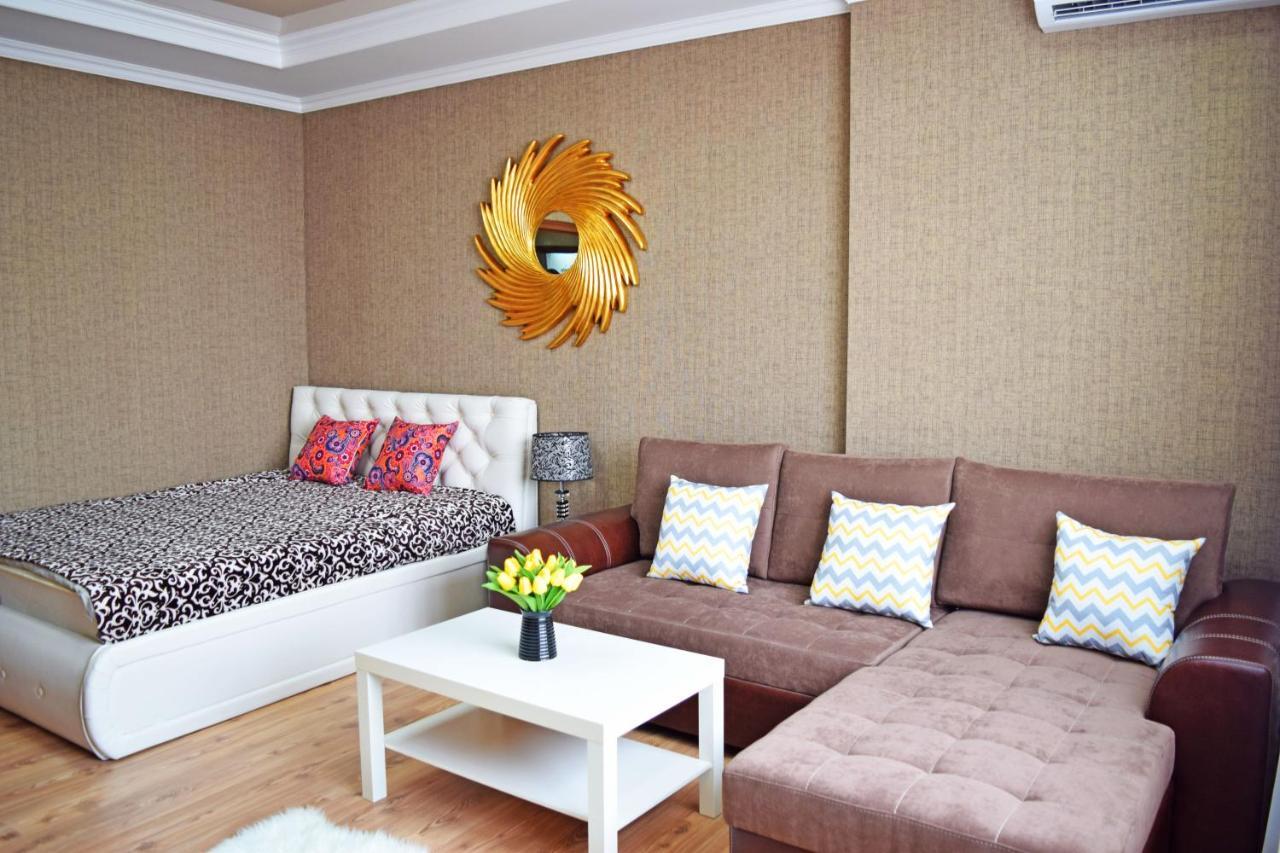 Bishkek Sunny Apartment In The Center Exterior foto